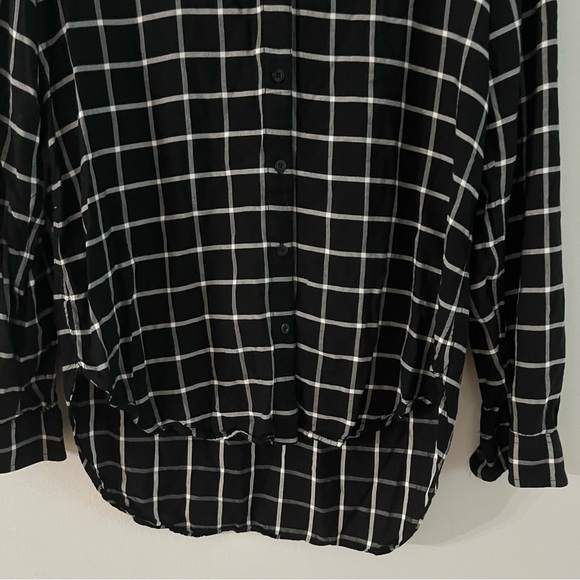 Calvin Klein Button Down Black and White Long Blouse. Size PS - Picture 3 of 9